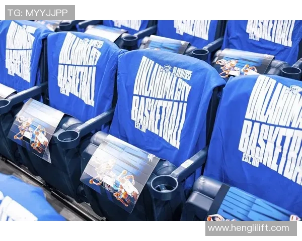 雷霆与灰熊季后赛第三场激战回顾球迷热情高涨的精彩瞬间分析